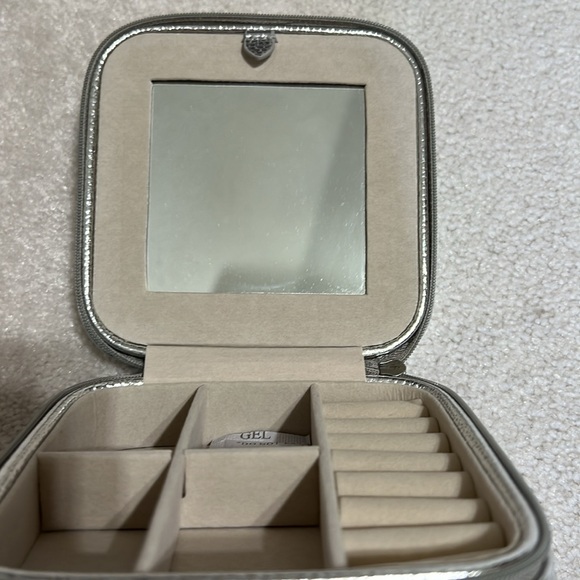 MELE & Co. Jewelry case NWT - Picture 2 of 8